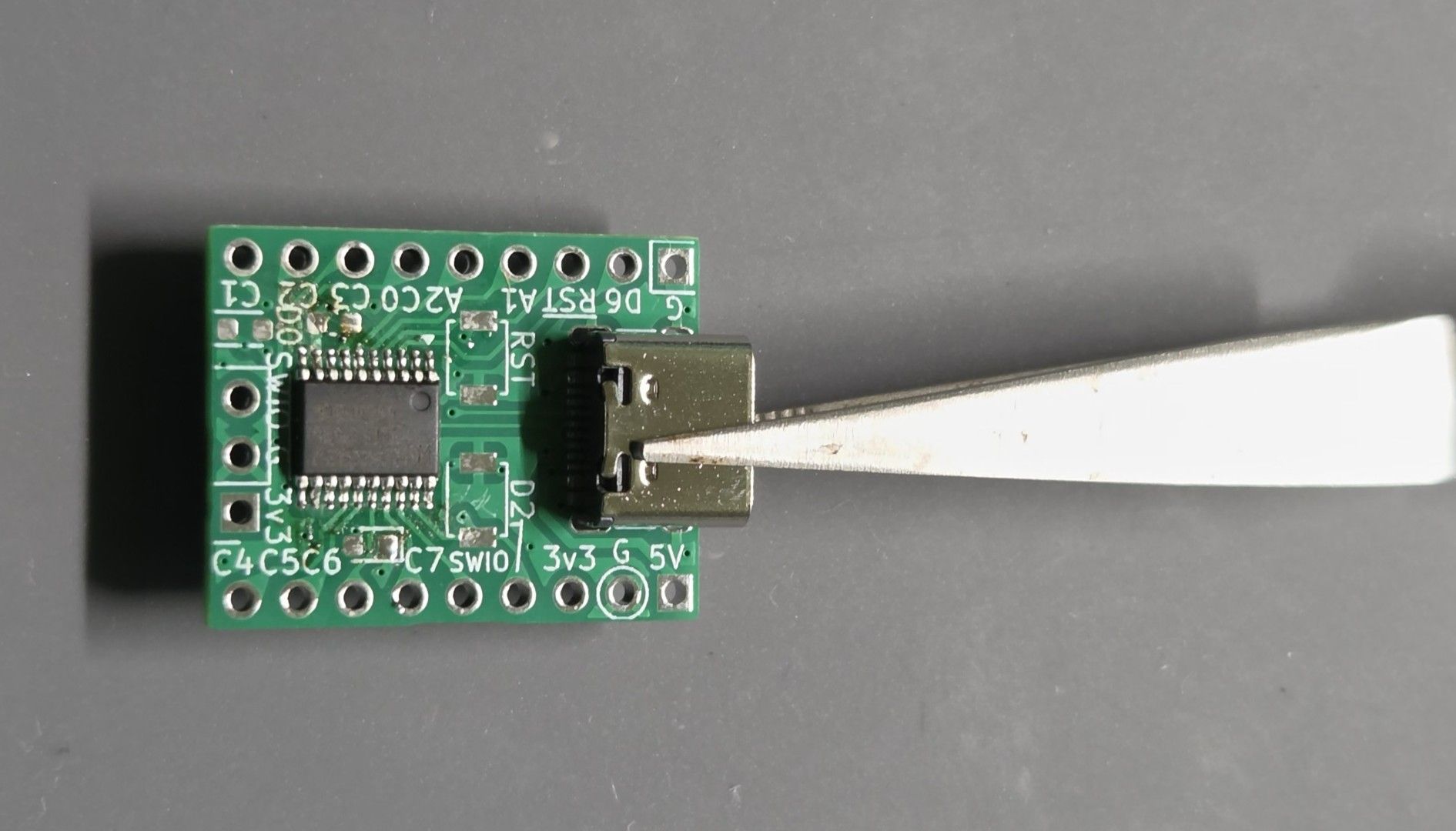 USB Type-Cコネクタのはんだ付け