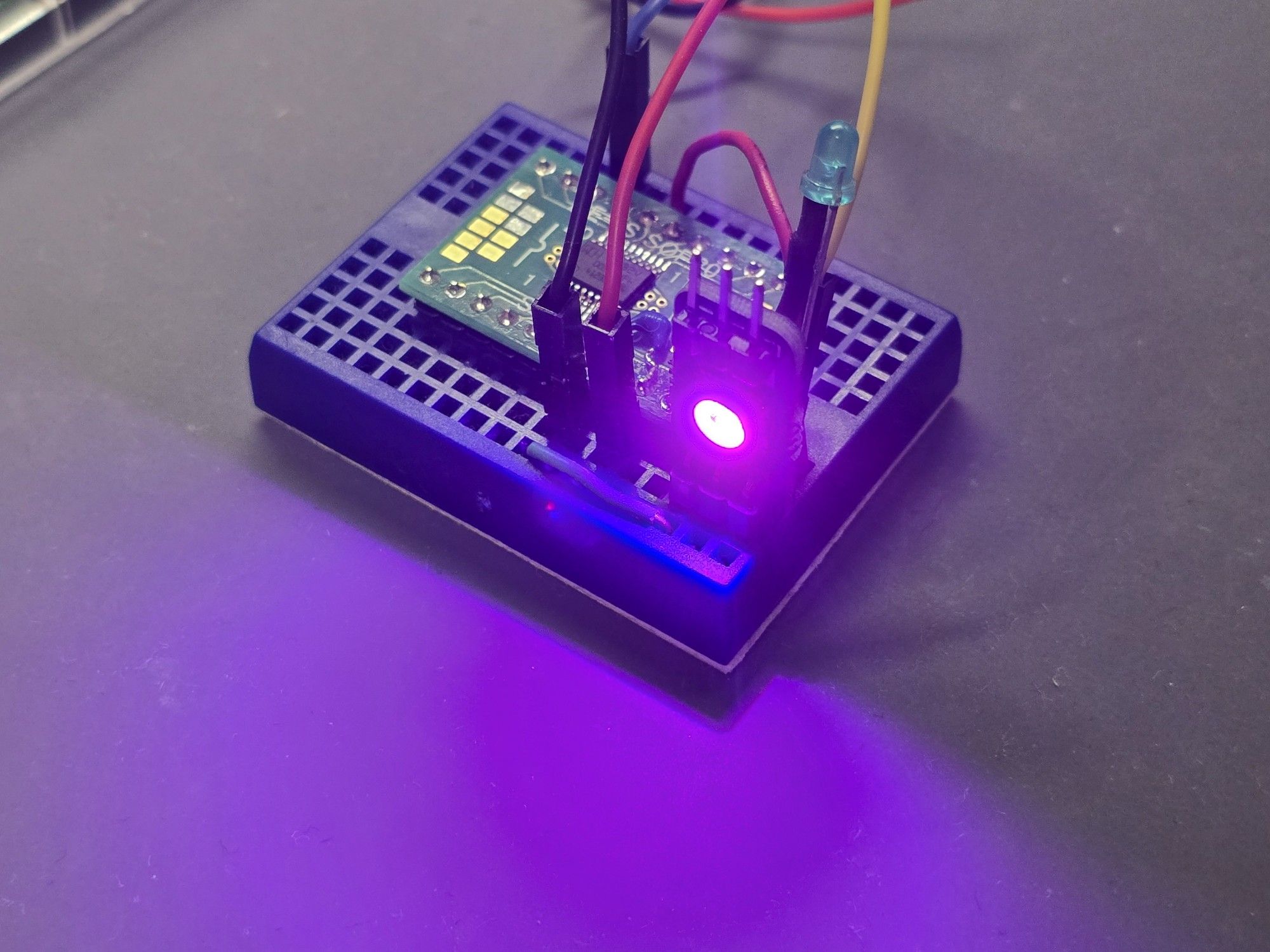 CH32V003マイコンでWS2812B RGB LED (NeoPixel)を動かす